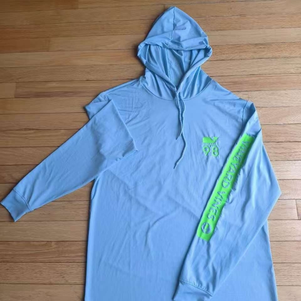 NWOT Vineyard Vines Light Blue Performance Hoodie Size S